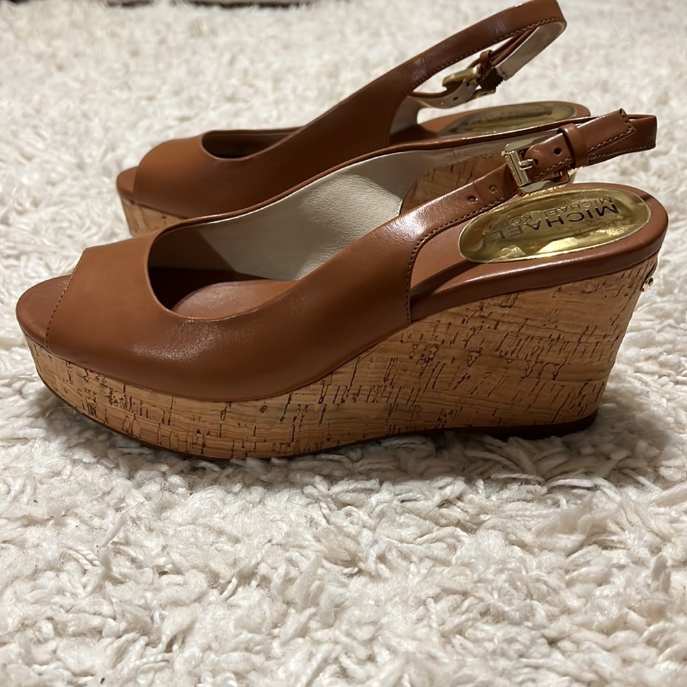 Michael Kors cognac wedged - Picture 2 of 7